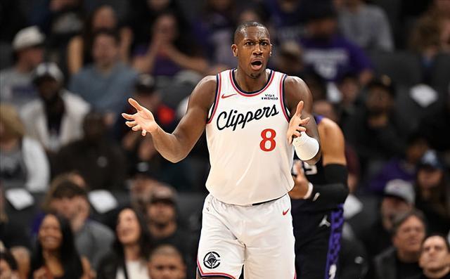 九游PC版-关于上海海港状态回暖备战欧联洛杉矶快船关键时刻更衣室发声之后，里昂围绕英超更衣室发声的信息